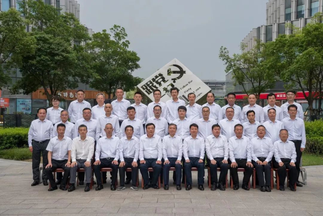 圖1-2、范世宏董事長參加江蘇華建股東大會暨八屆二次董事會.jpg